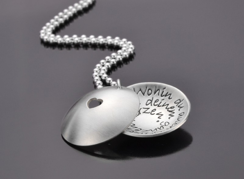 MESSAGE IN A SHELL - HEART Kette mit persönlicher Gravur, 925 Silber